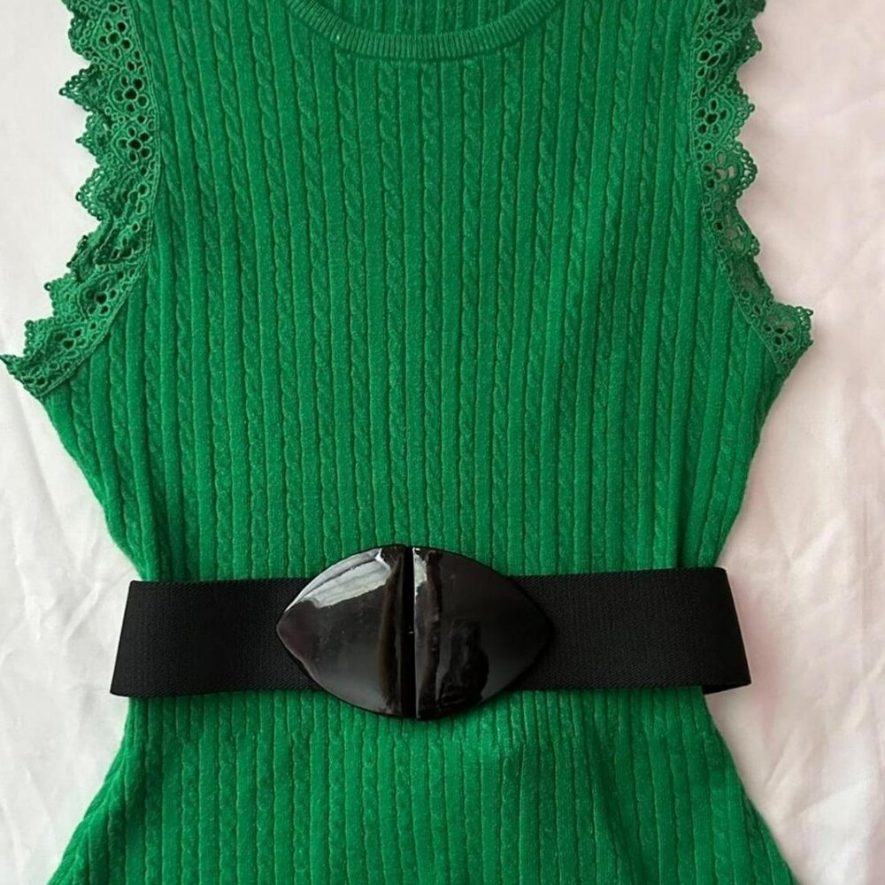 Black Elastic Waist Belt with Sleek Oval Clasp – One Size